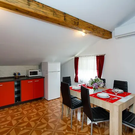 Aleksandra * מאלינסקה